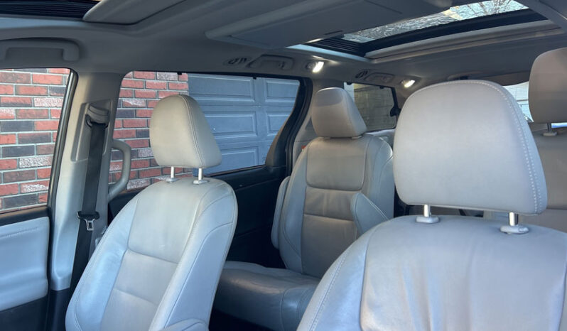 2015 Toyota Sienna full