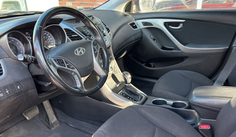 2016 Hyundai Elantra full