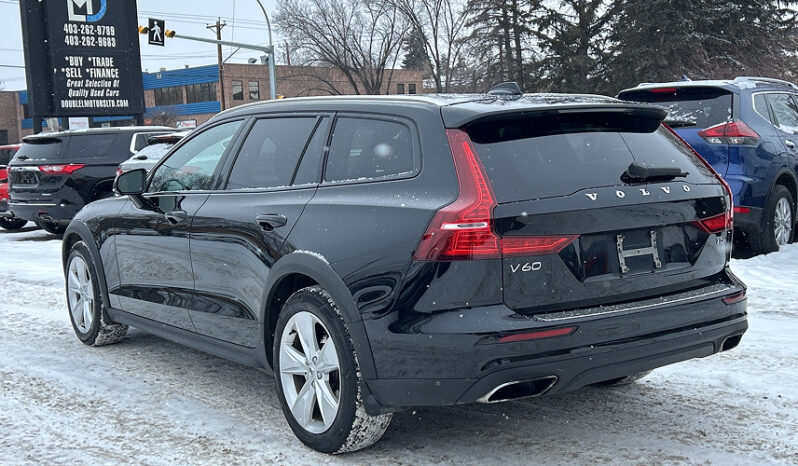 2019 Volvo V60 Cross Country full