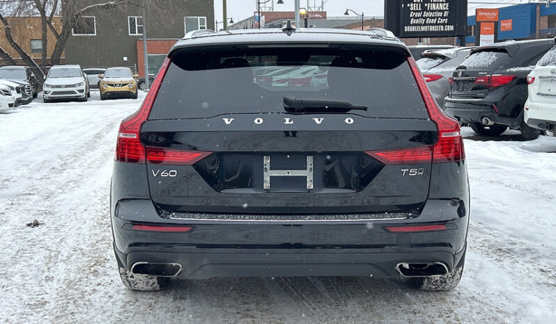 2019 Volvo V60 Cross Country full